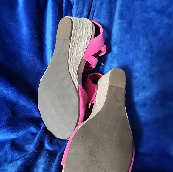 Vionic Sandals - Picture 2 of 2